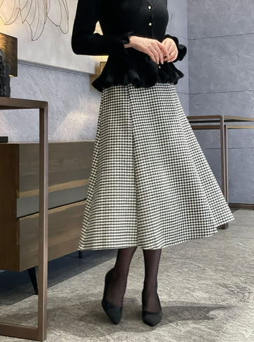 Witel Hound Check Back Banding Flare Skirt